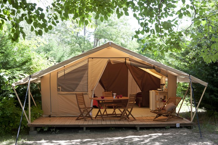 Découvrez la nouvelle tente SAFARI équipée au camping Les Grottes de Roffy